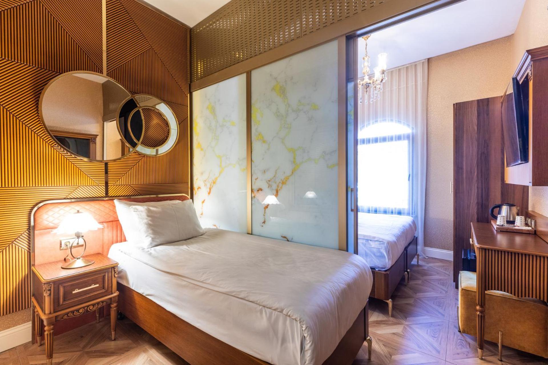 Wyndham Istanbul Old City Экстерьер фото A room at the hotel
