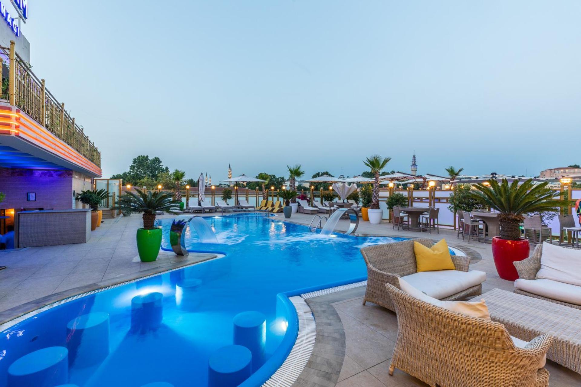 Wyndham Istanbul Old City Экстерьер фото Skyline Bar